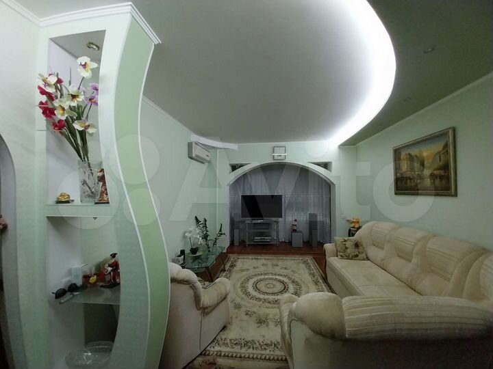 4-к. квартира, 74 м², 8/9 эт.