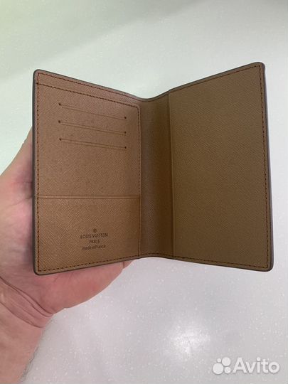 Обложка на паспот Louis Vuitton