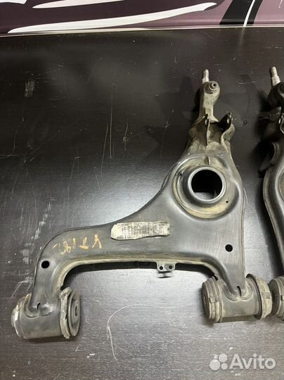 Передний нижний рычаг Мерседес w210