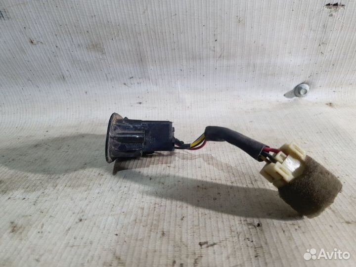 Кнопка багажника Hyundai Sonata