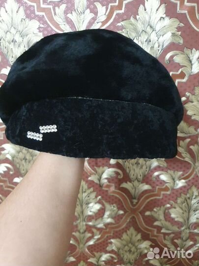 Берет женский зимний мутон