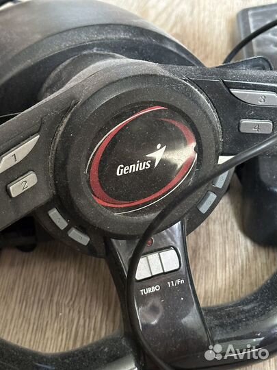 Игровой руль с педалями