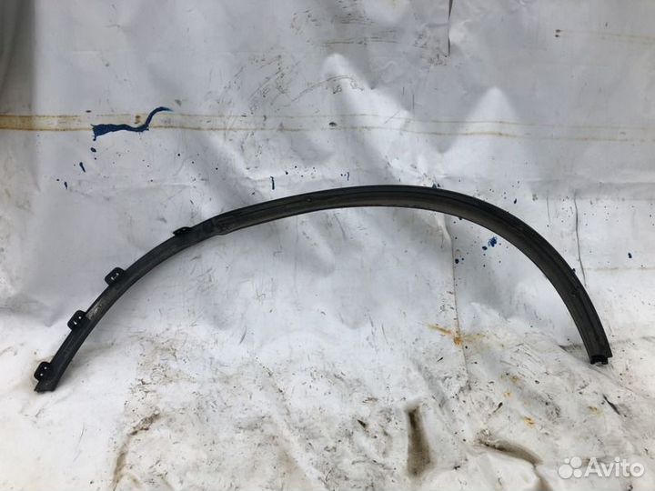 Молдинг крыла переднего правый Gle 2015