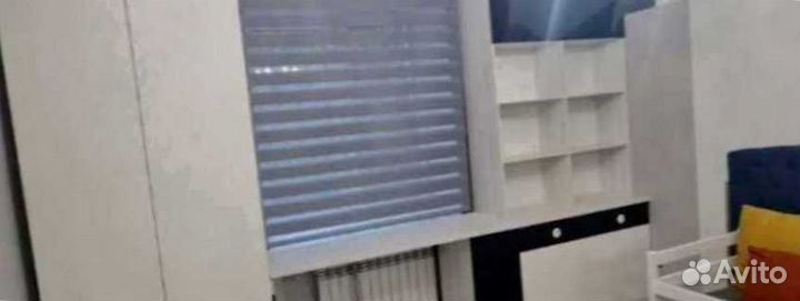 Рабочая зона в углу у окна