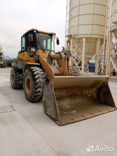 Погрузчик фронтальный