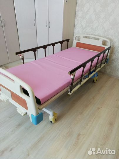 Медицинская кровать для лежачих больных