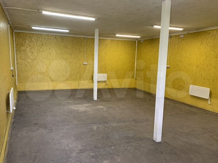 Гараж, > 30 м²