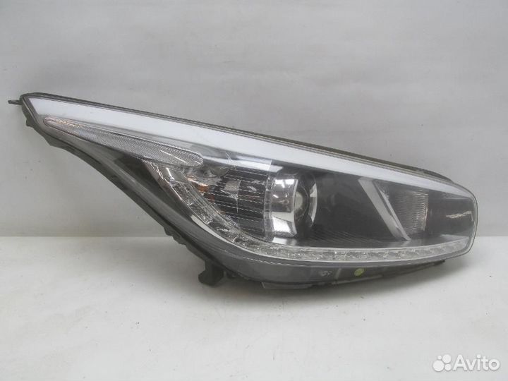 Фара правая Kia Ceed