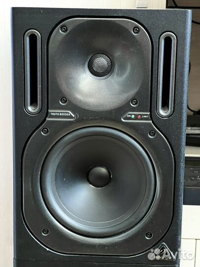 Студийные мониторы Behringer truth b2030a