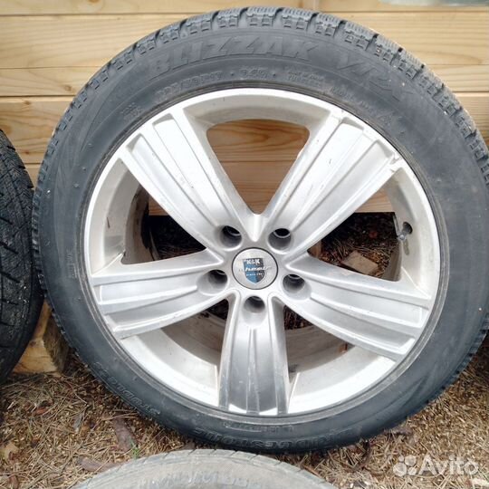 Bridgestone Blizzak VRX 225/50 R17