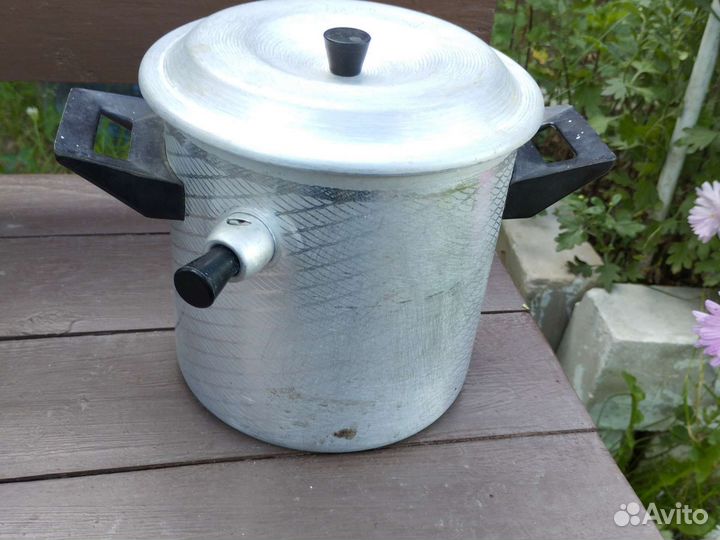 Кастрюля алюминиевая