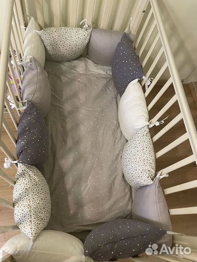 Детская кроватка с маятником гандылян