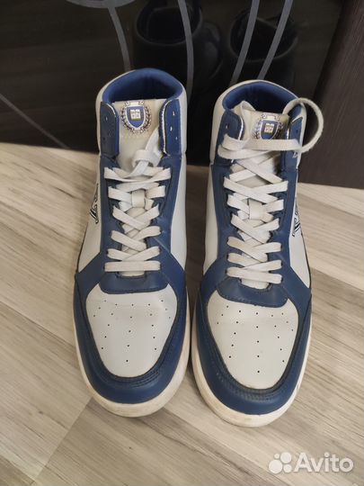 Продам ботинки