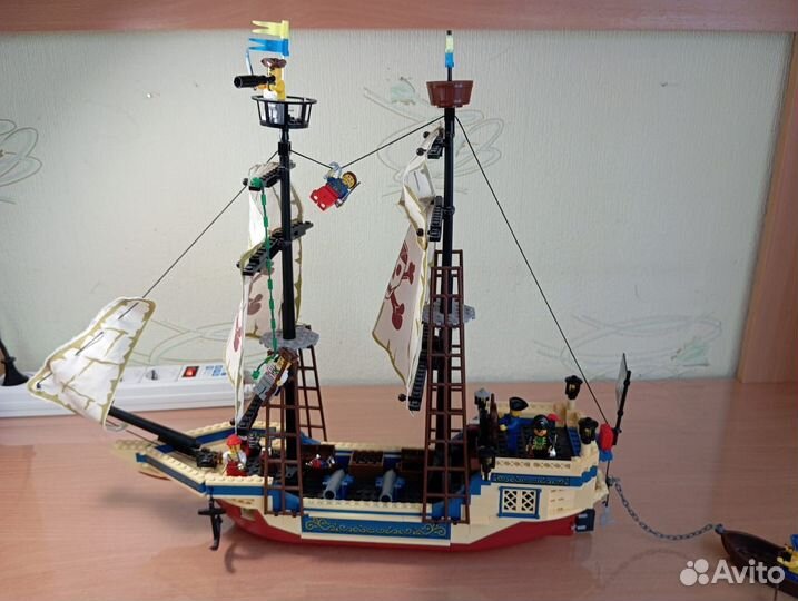 Lego пиратский корабль
