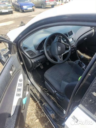 Салон Hyundai Solaris 1