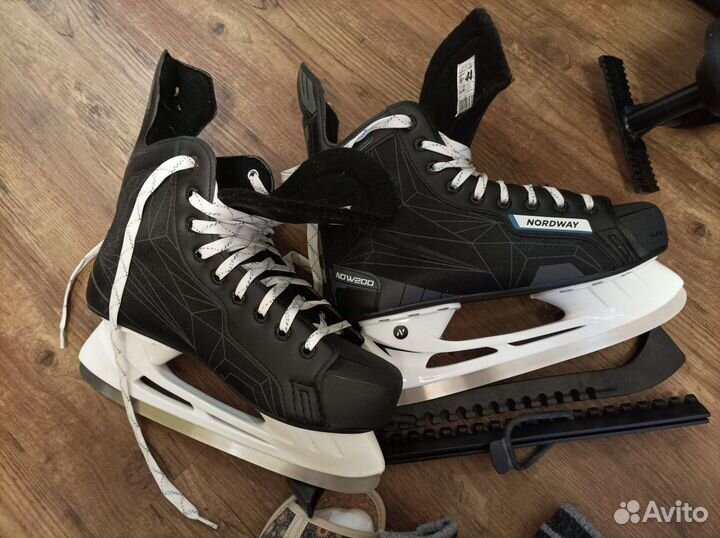 Коньки хоккейные