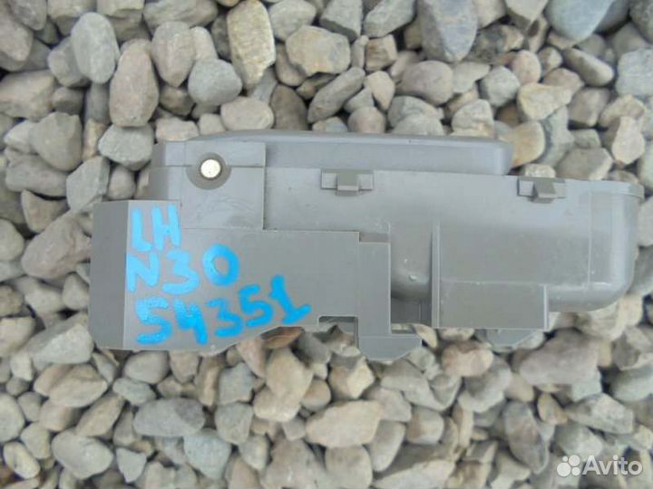 Ручка двери внутренняя левая Nissan R'nessa N30