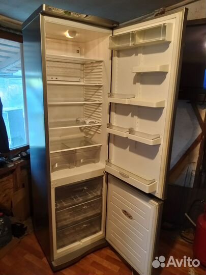 Холодильник Атлант серебристый, высокий