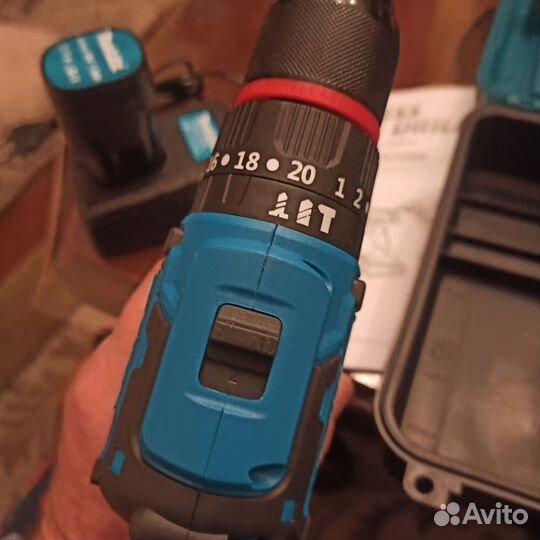 Бесщеточный шуруповерт Makita 18v с железным патро