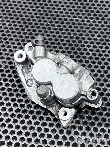 Передний суппорт Suzuki RM 250 2001