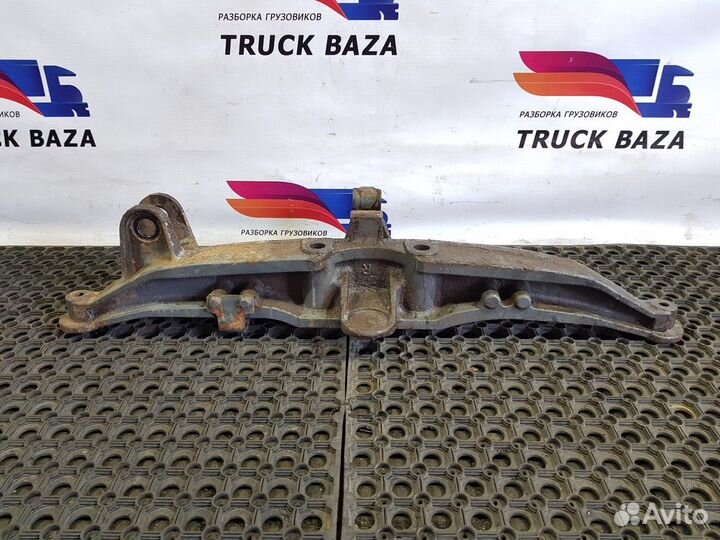 Кронштейн пневморессоры правый