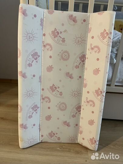 Пеленальная доска на кроватку