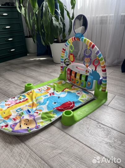 Развивающий коврик fisher price с пианино