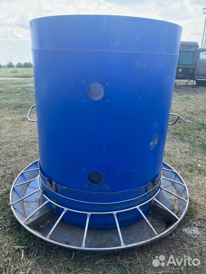 Бункерная кормушка для свиней