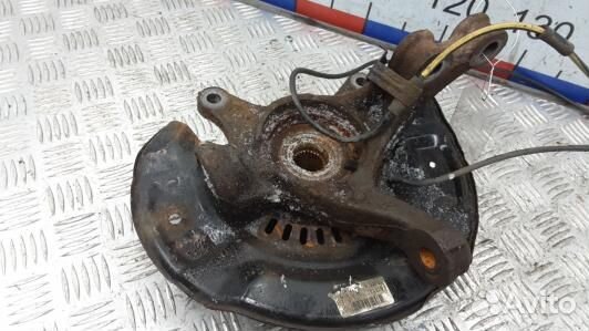 Ступица передняя правая toyota urban cruiser (KAD0