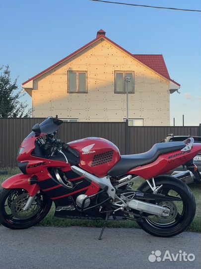 Honda cbr 600f4