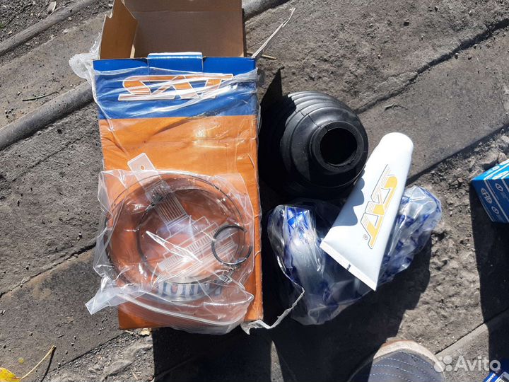 Запчасти на toyota corolla