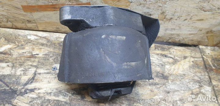 Подушка двигателя опора Mercedes-Benz S-Class W221