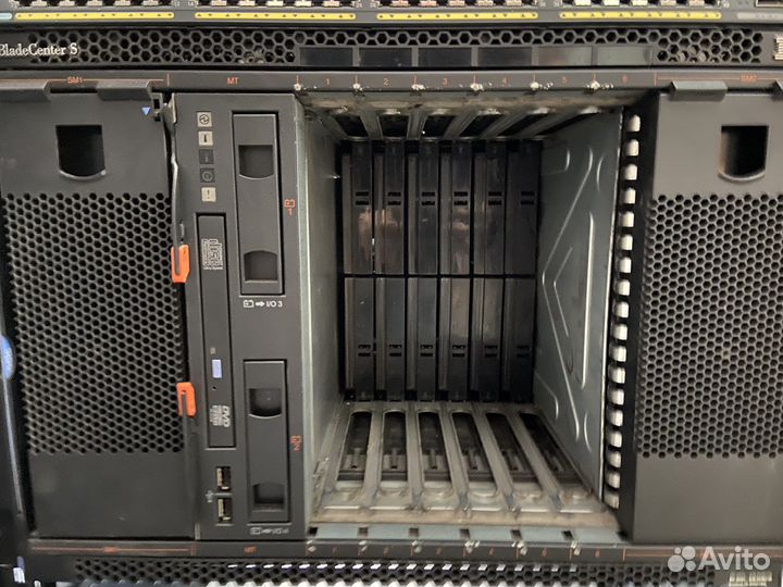 Шасси IBM Bladecenter S