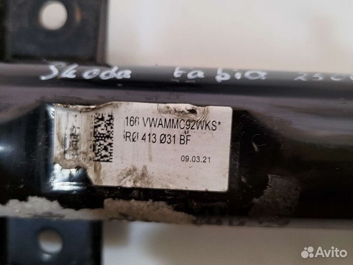 Стойка передняя правая Skoda Fabio