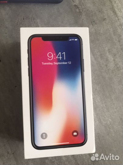 Телефон iPhone 10