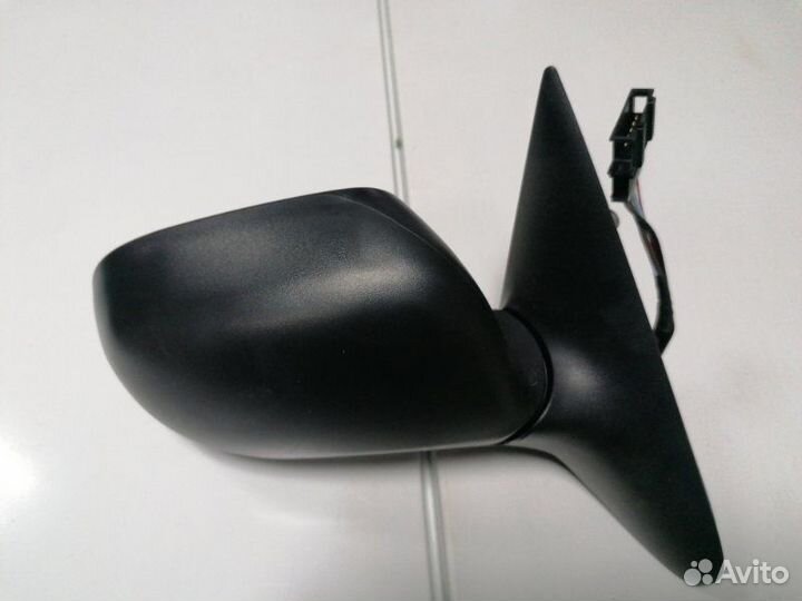 Зеркало правое Volkswagen Passat