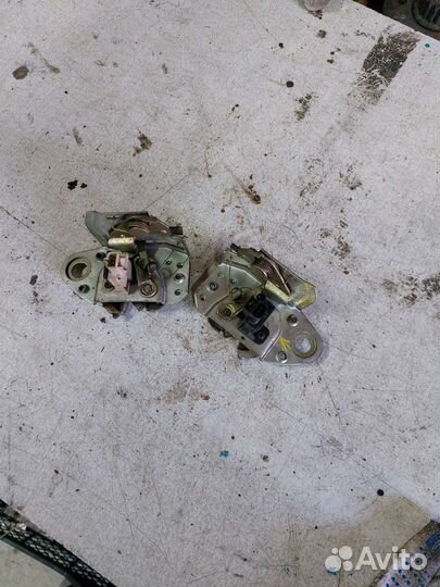 Замок двери Chevrolet Lumina