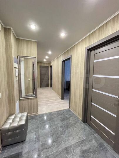 2-к. квартира, 57 м², 8/17 эт.