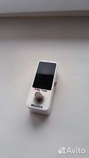 Mooer baby tuner гитарный тюнер