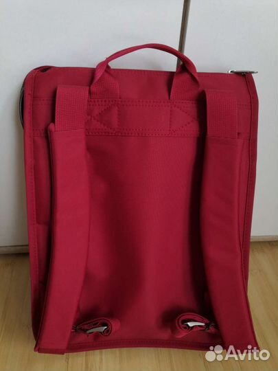 Красный рюкзак для ноутбука