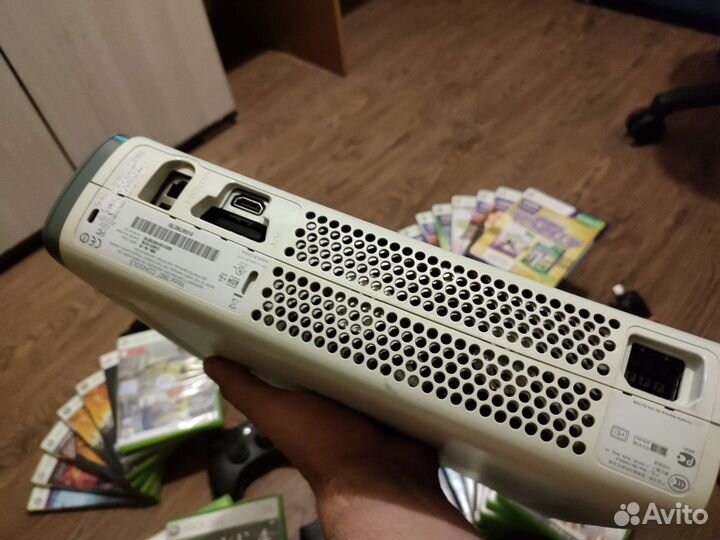 Xbox 360+Freeboot+320Gb+38Игр+1Бесп.Орг.Гейпад