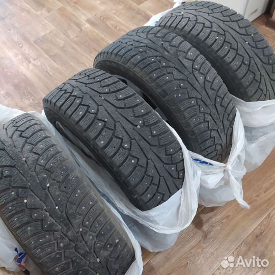 Nokian Tyres Hakkapeliitta 5 215/55 R17 98