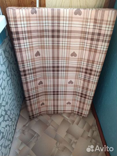 Пеленальная доска на кроватку