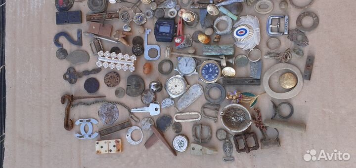 Кольца значки монеты часы монеты копанина