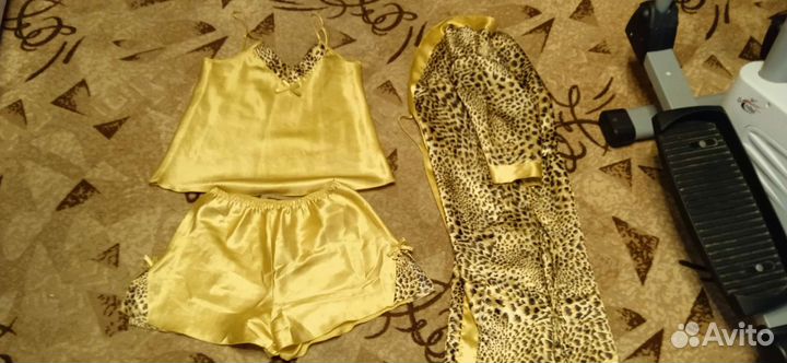 Халат женский атласный