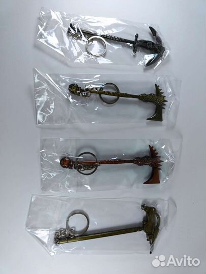 Брелок металлический - fortnite. Кирка, снайпа