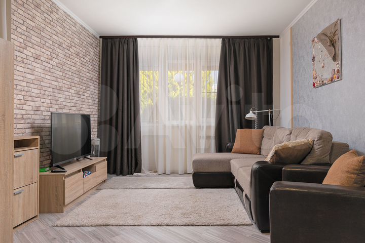 3-к. квартира, 100 м², 1/2 эт.