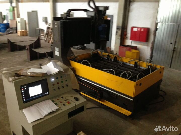 Вертикально-сверлильный станок с чпу