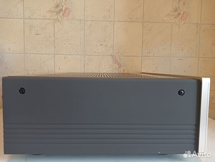 Accuphase E-306 240 вольт