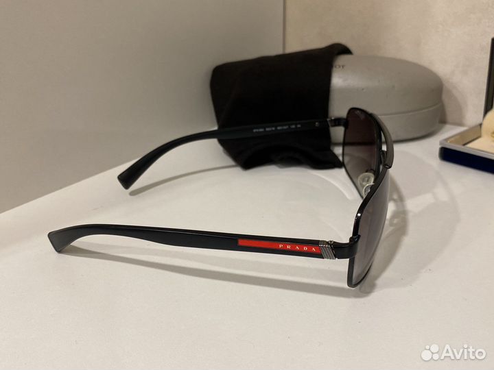 Солнцезащитные очки мужские prada